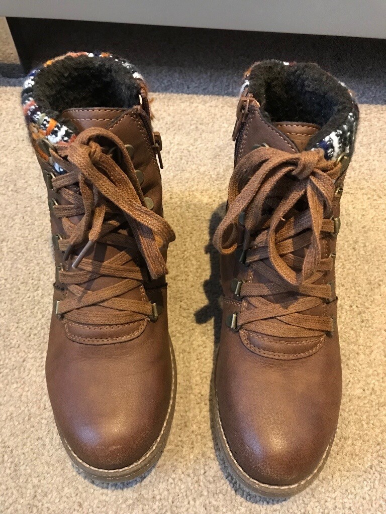 pavers boots uk